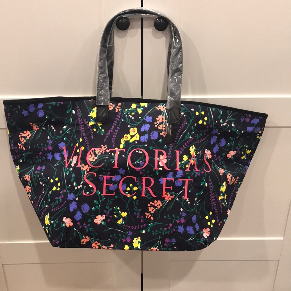 Victoria Secret new weekend tote